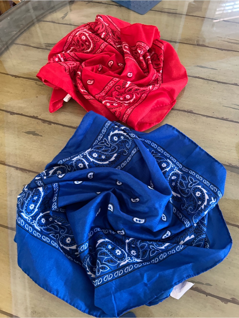 Red and Blue Paisley Bandana Scarves - Classic Women's Wraps 20“ x 20“